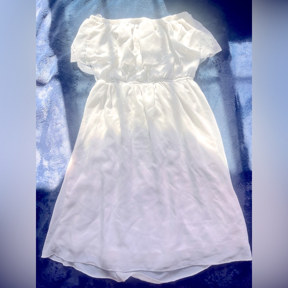 White strapless dress